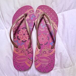 Women’s 11/12 Havaianas Pink and Gold Floral Sandals Flip Flops NWOT Never Worn